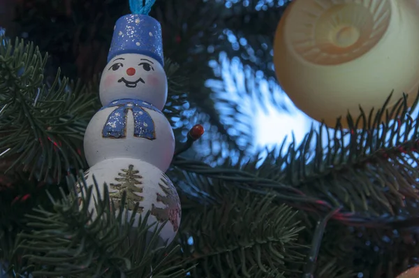 Новым Годом Рождеством Снеговик Ветке Елки — стоковое фото