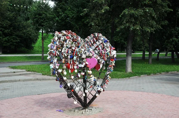 San Valentino Serrature Degli Sposi Sono Attaccate Telaio Metallico Forma — Foto Stock