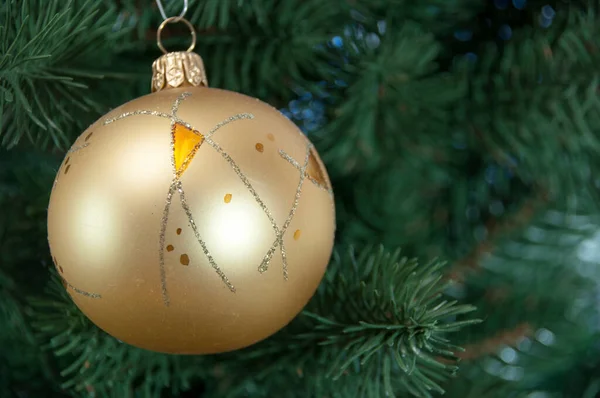 Bola Plata Con Patrones Árbol Navidad Navidad Año Nuevo —  Fotos de Stock