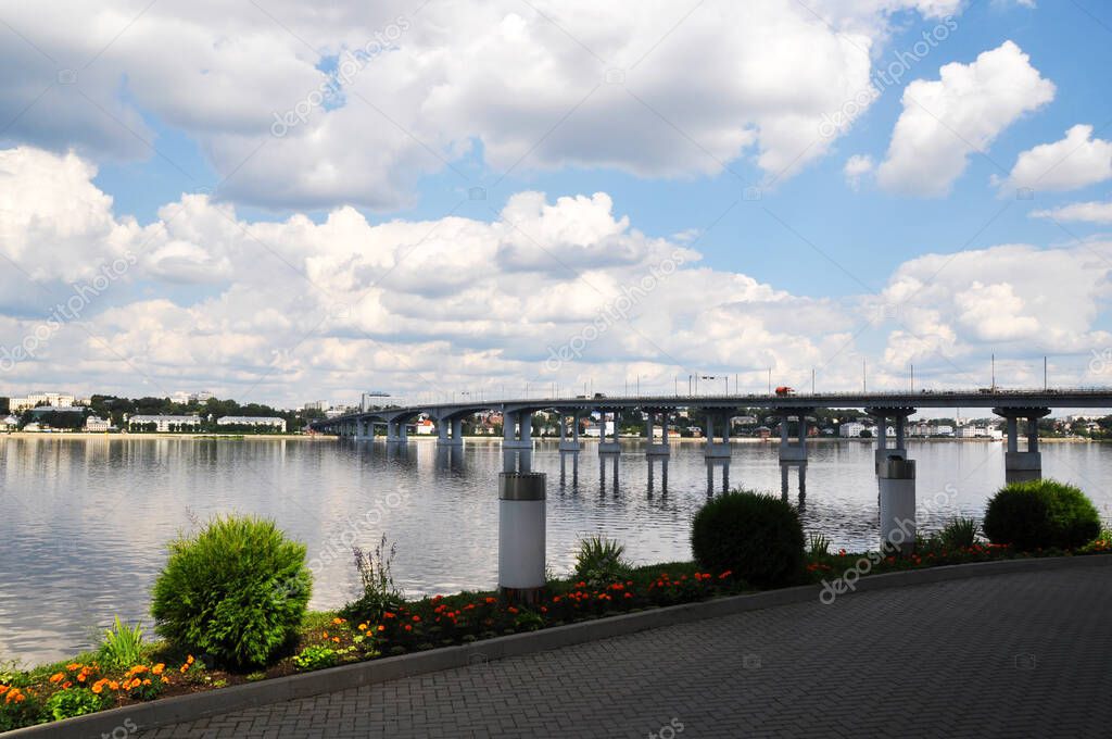 Panoramic view from the Volga embankment to the river and the Bolshoi Kamenny bridge.
