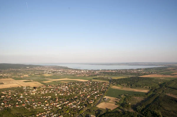 Vista Terra Partir Uma Bola Voadora Lago Balaton Telhados Vermelhos — Fotografia de Stock