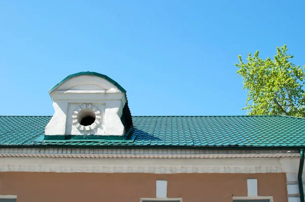 Roof Old House Dormer Window Close Green Tiled Roof Background — Stock Photo, Image