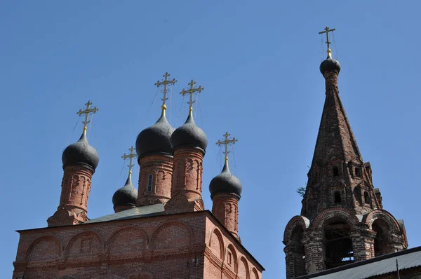 Куполи Собору Верхня Частина Дзвіниці Проти Неба Крутицький Двір Москав — стокове фото