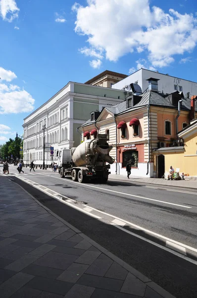 Vue Panoramique Sur Rue Moscou Machine Avec Ciment Pour Chantier — Photo