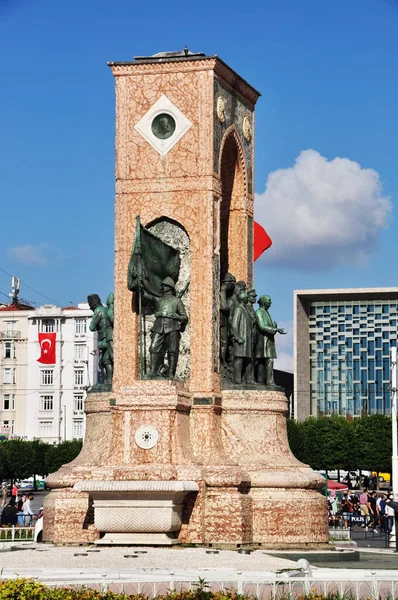 共和国の記念碑 タクシム広場 2021年7月10日トルコ イスタンブール — ストック写真