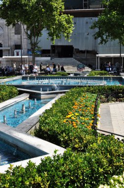 Güzel şehir çeşmesi. Parktaki çeşme. ... 09 Temmuz 2021, İstanbul, Türkiye.