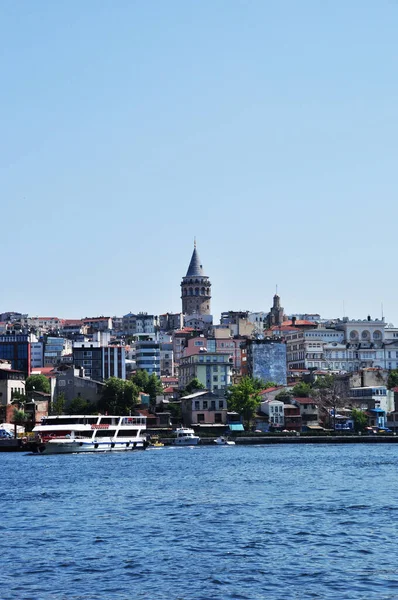 Vista Panorâmica Istambul Galata Tower Entre Edifícios Residenciais Cidade Julho — Fotografia de Stock