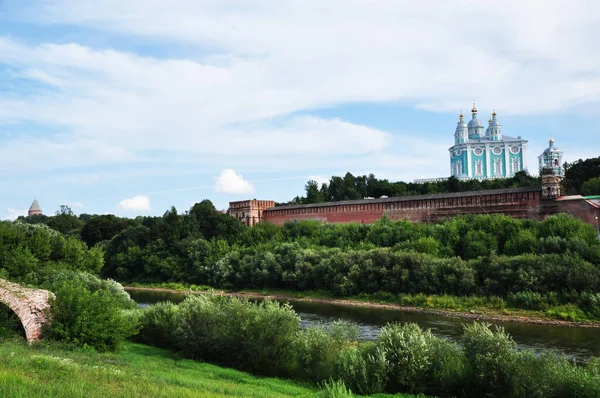 Vista Panorâmica Rio Dnieper Catedral Assunção Agosto 2021 Smolensk Rússia — Fotografia de Stock