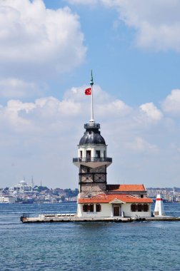 Maiden Adası. Boğazın panoramik görüntüsü. 09 Temmuz 2021, İstanbul, Türkiye. Şehirde yaz günü.