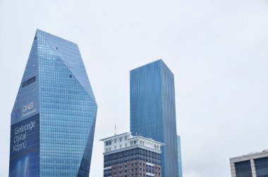 İstanbul 'daki yüksek binaların manzarası. Gökdelenler. 09 Temmuz 2021, İstanbul, Türkiye.