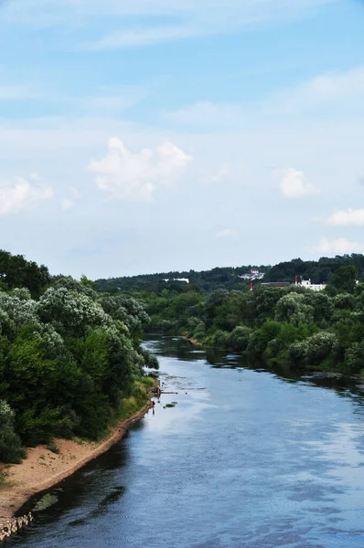 Panoramisch Uitzicht Dnjepr Kustlijn Van Rivier Met Een Smal Zandstrand — Stockfoto