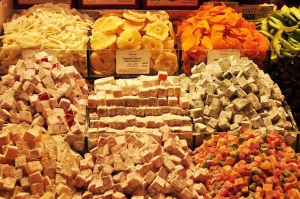 Dolci Orientali Sul Bancone Vendita Delizie Turche Canditi Sul Mercato — Foto Stock