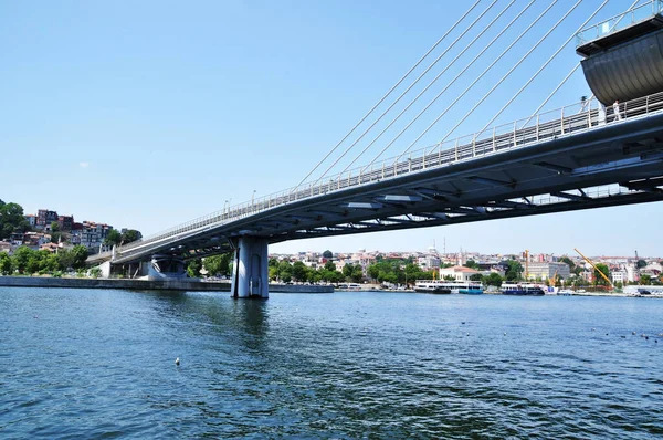 Vista Panorâmica Ponte Sobre Estreito Ponte Metro Costa Com Navios — Fotografia de Stock