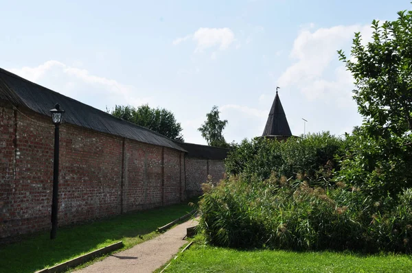 Muro Della Fortezza Fatto Mattoni Cortile Del Cremlino Muro Torre — Foto Stock