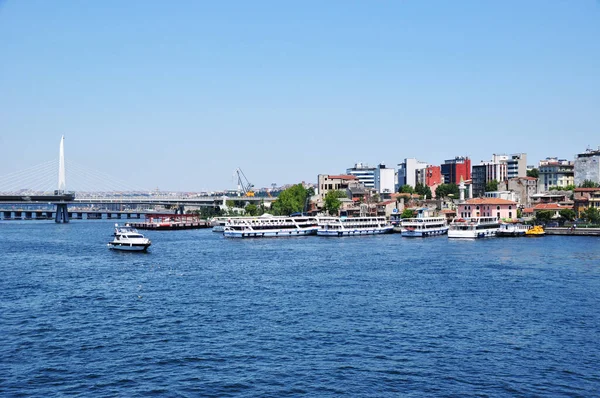 Kilátás Isztambulra Kilátás Aranyszarvára Hajókra Mólón 2021 Július Isztambul Törökország — Stock Fotó
