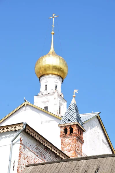 Vue Vieille Église Dôme Doré Église Avec Une Croix Sur — Photo