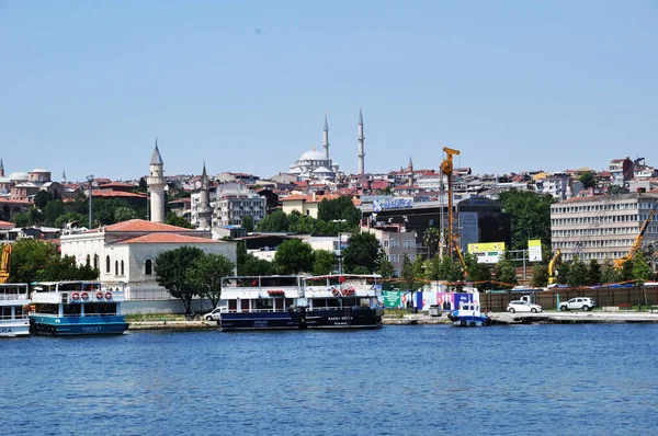 Vista Panorâmica Istambul Porto Para Barcos Recreio Baía Golden Horn — Fotografia de Stock