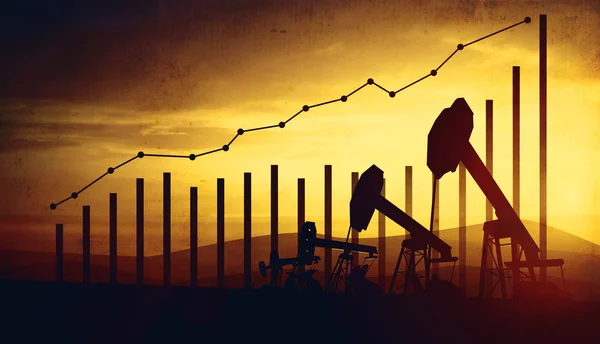 3d ilustración de gatos bomba de aceite en el fondo del cielo puesta del sol. Concepto de aumento de los precios del petróleo —  Fotos de Stock