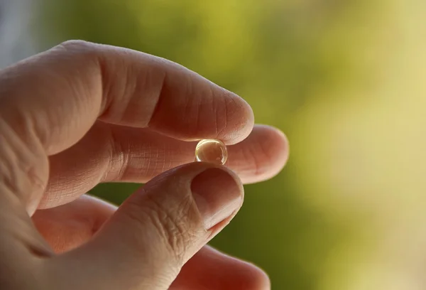 Parmakları ile kırık, Kuru Cilt, vitamin A ve E ile kapsül