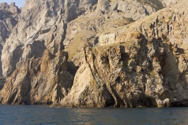 Beklenmeyen oluşumu eski bir yanardağ kayalarda görülür 