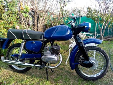 Eski mavi motosiklet dördüncü koleksiyon serisi