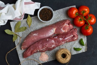 Domuz filetosu çiğ, üstü çiğ