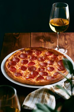 İtalyan pizzalı pizza, Amerikan usulü.