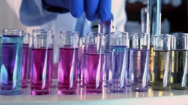 Trabalhar Com Substâncias Biológicas Perigosas Cientista Durante Pesquisa — Vídeo de Stock