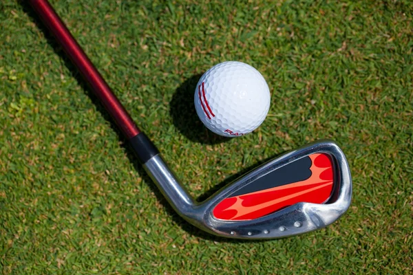Golf topu ve demir