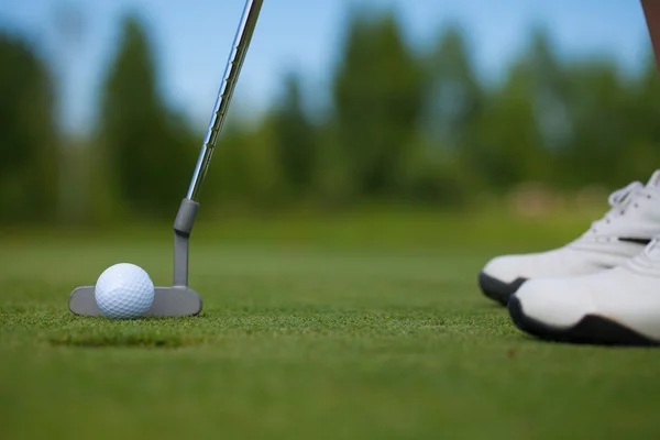 Golfer Tapping In — Stock Photo, Image