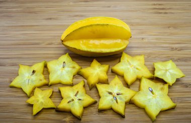 carambola meyve veya yıldız meyve (averrhoa carambola)