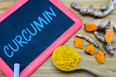 Curcumin, prensip curcuminoid içinde responsi olan zerdeçal