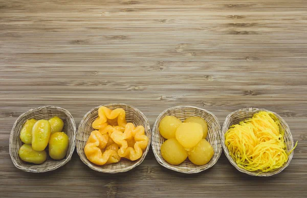 Gynnsam traditionella Thai efterrätter är även känd som "nöp guld äggulor" — Stockfoto