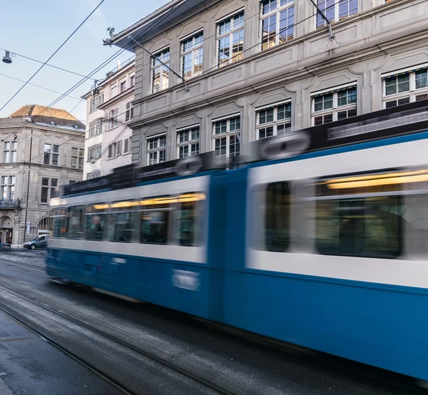 Tram électrique dans la ville de Zurich, Suisse — Photo