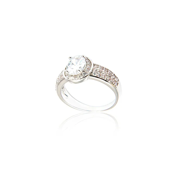 Anel de diamante isolado em branco . — Fotografia de Stock