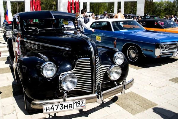 Exposición de coches retro y vintage . — Foto de Stock