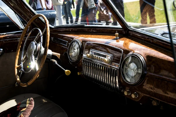 Výstava automobilů retro a vintage. — Stock fotografie