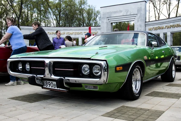 Exposição de carros retro e vintage . — Fotografia de Stock