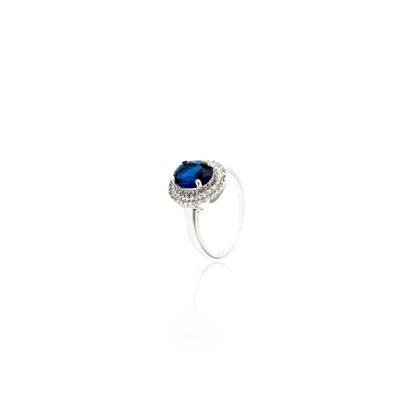 Sapphire Ring isolated on white. — Stock Photo, Image