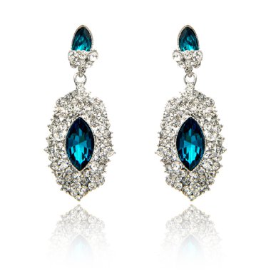 Safir küpe beyaz izole çift