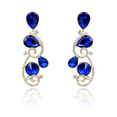 Safir küpe beyaz izole çift