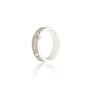 Beyaz izole gümüş elmas yüzük