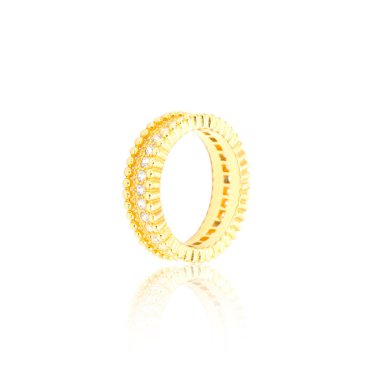 Beyaz izole altın pırlanta yüzük