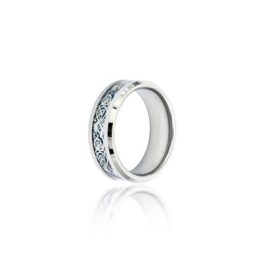 Adamın yüzüğü yalıtım beyaz moda