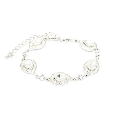 Beyaz izole gümüş elmas bilezik