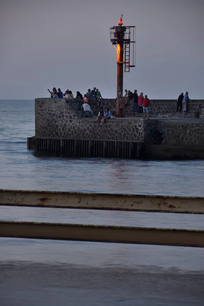 Polonya Nın Ustka Limanına Giriş Yapan Deniz Feneri Baltık Denizi — Stok fotoğraf