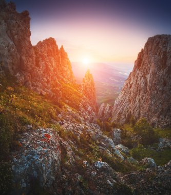 Crimea rocky Dağları'nda büyük gündoğumu