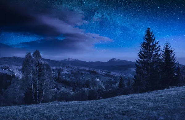 Величественная Карпатская Ночь Млечным Путем Звездном Небе Горной Долине Украина — стоковое фото