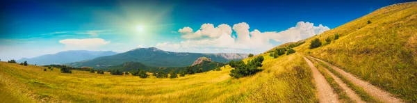 Crimea sunny mountain valley — Stock Photo, Image