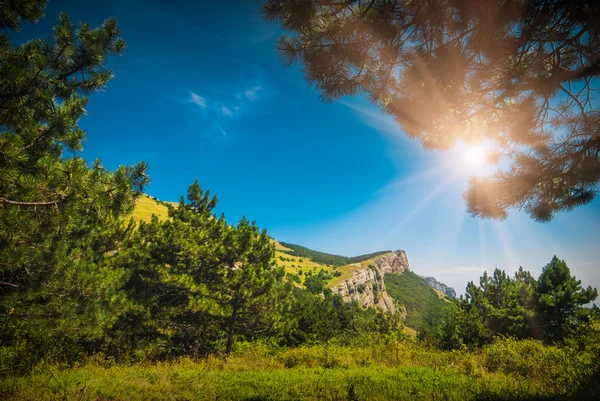 Krim bergslandskap — Stockfoto